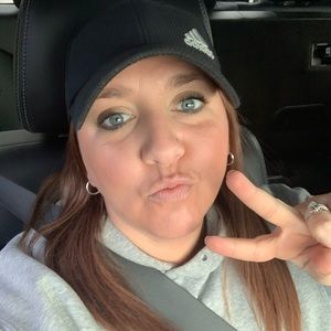 Meet your Posher, Lena